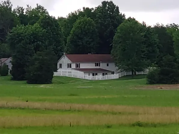 966 Baldwin Rd, New Athens, IL 62264