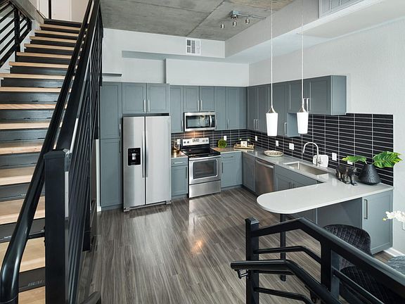 4th image of 2001 Welton St #923