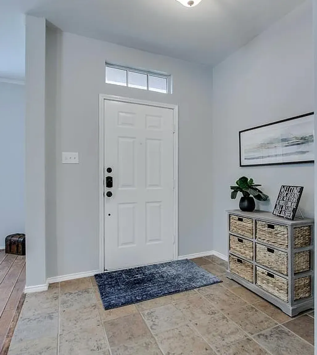 3 bed, 2136 sqft, $2,200 — Photo 4