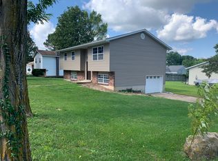 1101 Perrine Rd, Farmington, MO 63640