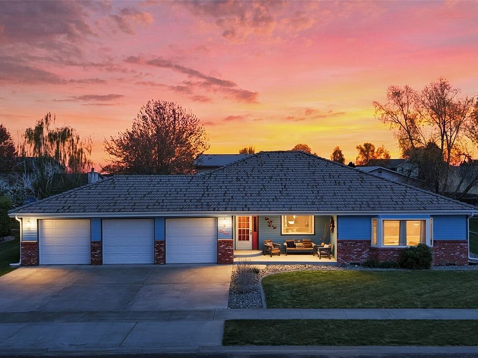 1st image of 216 E Tanglewood Drive