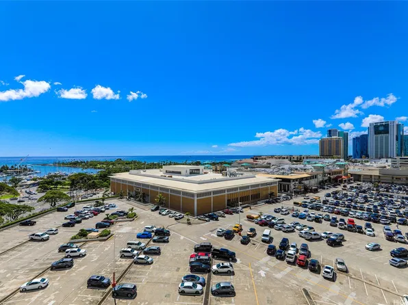 410 Atkinson Dr #1250, Honolulu, HI 96814