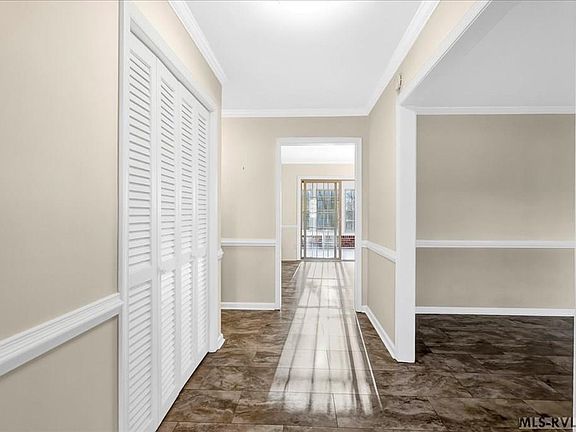 4th image of 3596 Blackridge Rd