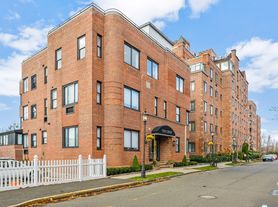 9 Lafayette Ct, Greenwich, CT