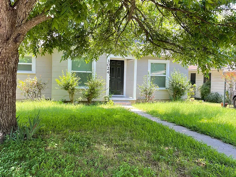 3024 Colonial Ave — Photo 1