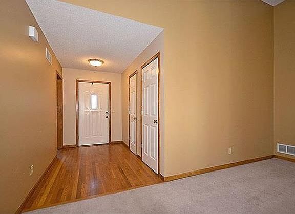 3rd image of 420 Marina Ct