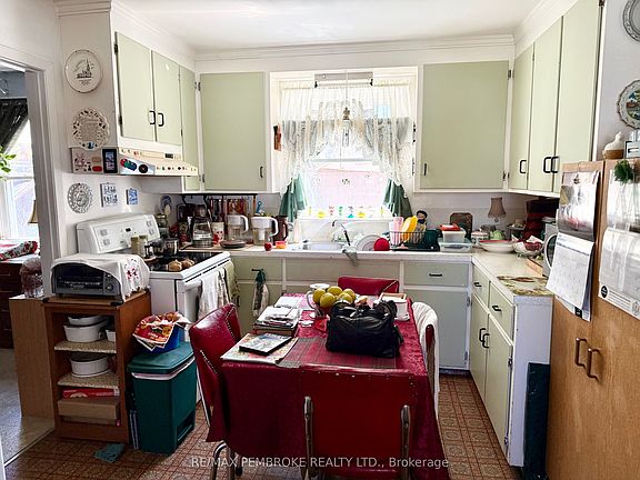 2nd image of 153 B Cecelia St
