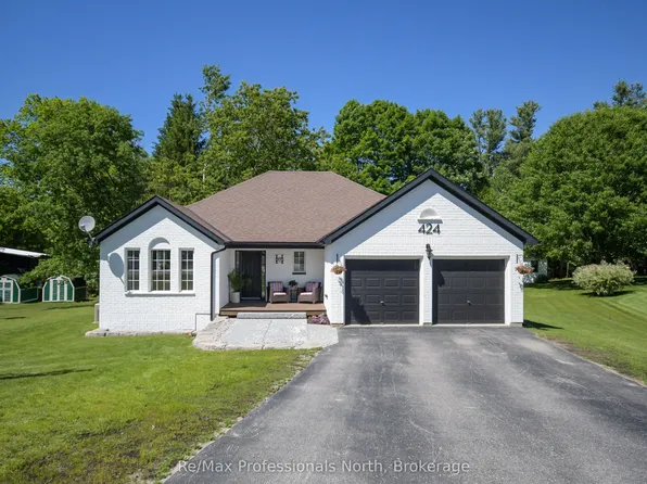 424 Alexander St, Gravenhurst, ON P1P 1A3