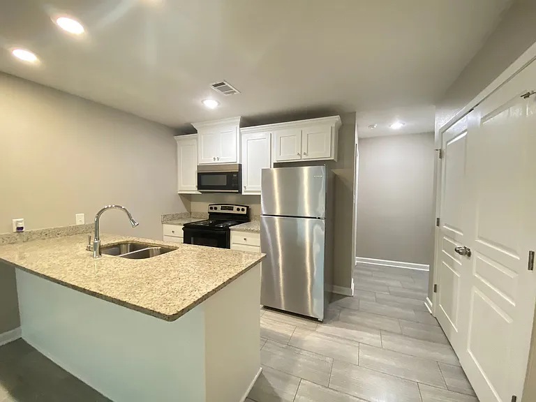 2412 Loop Acres Dr — Photo 7
