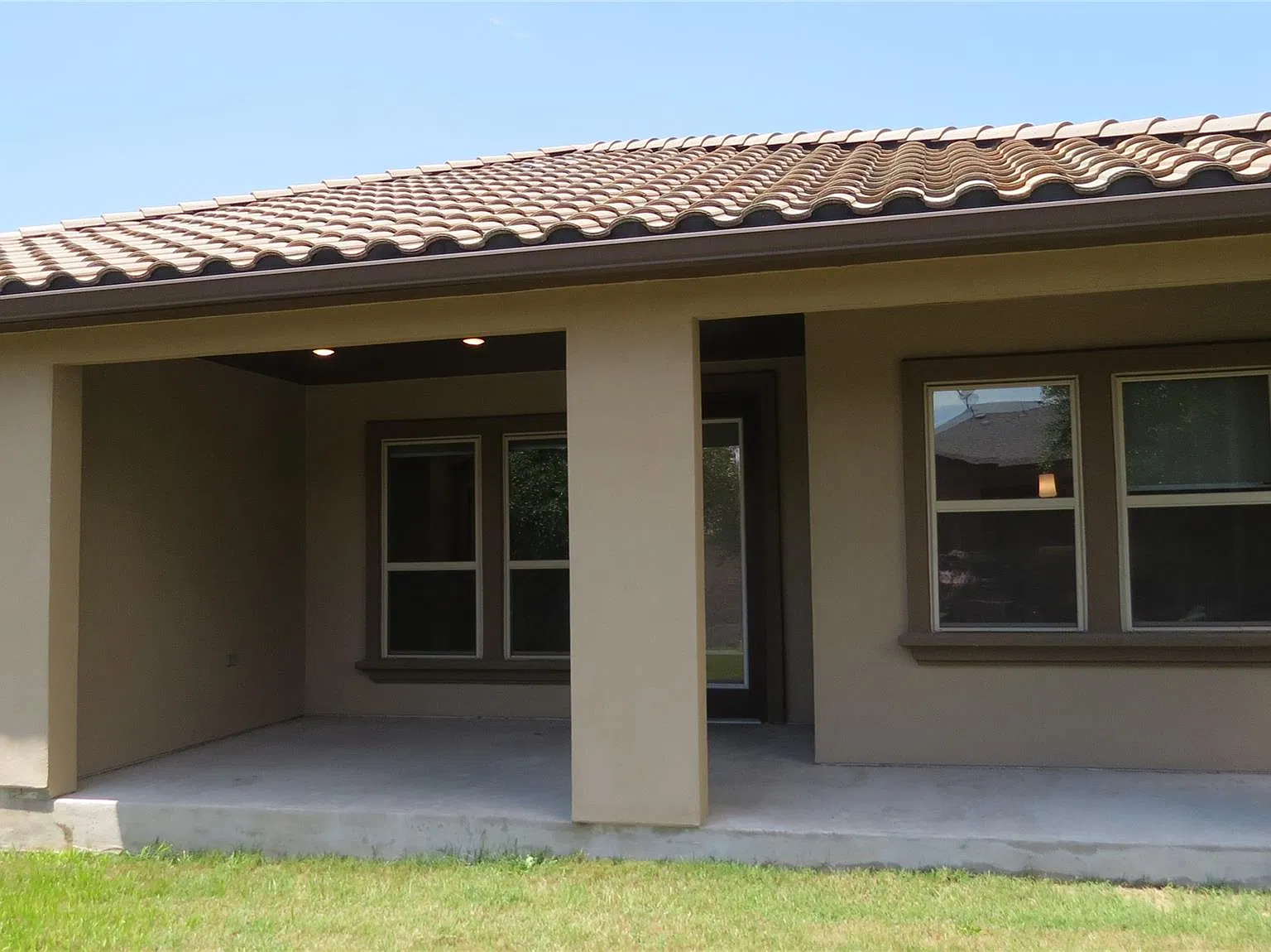 2 bed, 2.0 bath, 1406 sqft, $2,200 — Photo 2