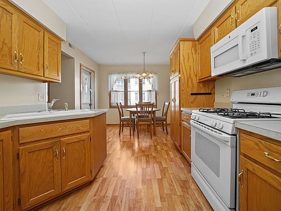 2nd image of 13950 E Leamington Dr Unit 206