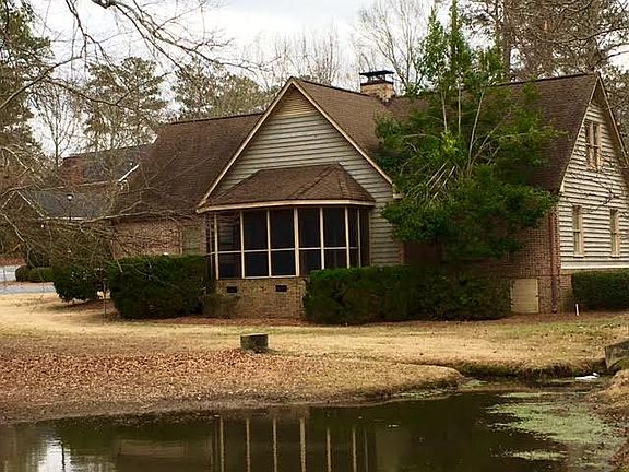 2nd image of 252 Deer Run Ln