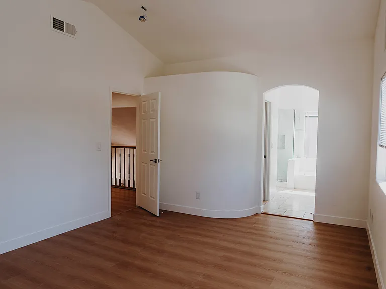 925 Magnolia Ct — Photo 13