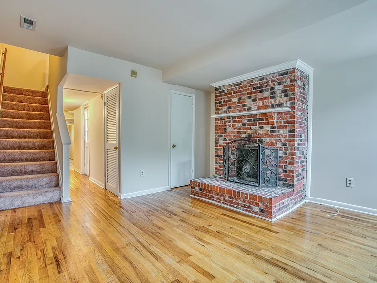 1118 William St #2 — Photo 13