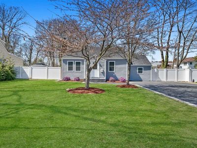 260 Ferndale Boulevard, Islip, NY, 11751
