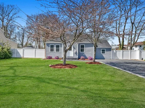 260 Ferndale Boulevard, Islip, NY 11751