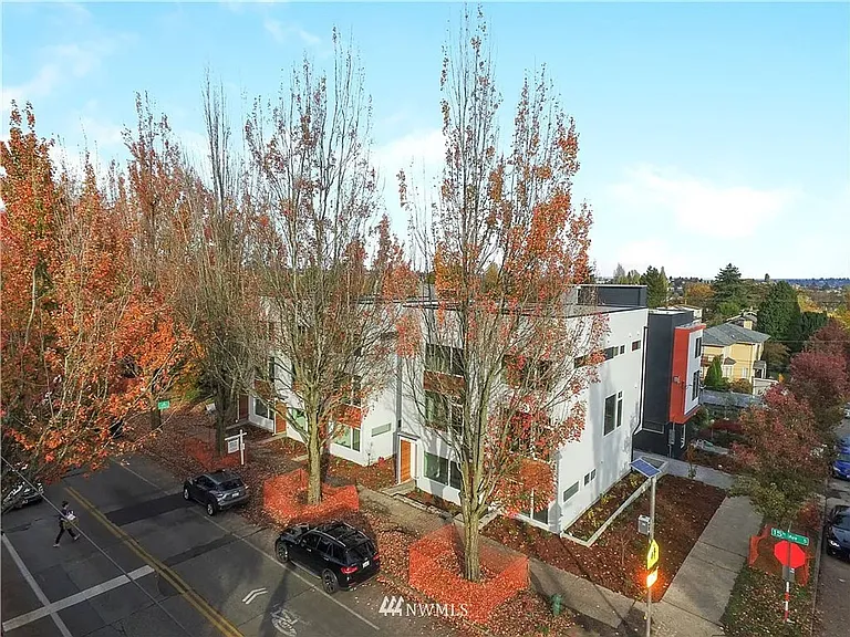 2032 15th Ave S — Photo 25