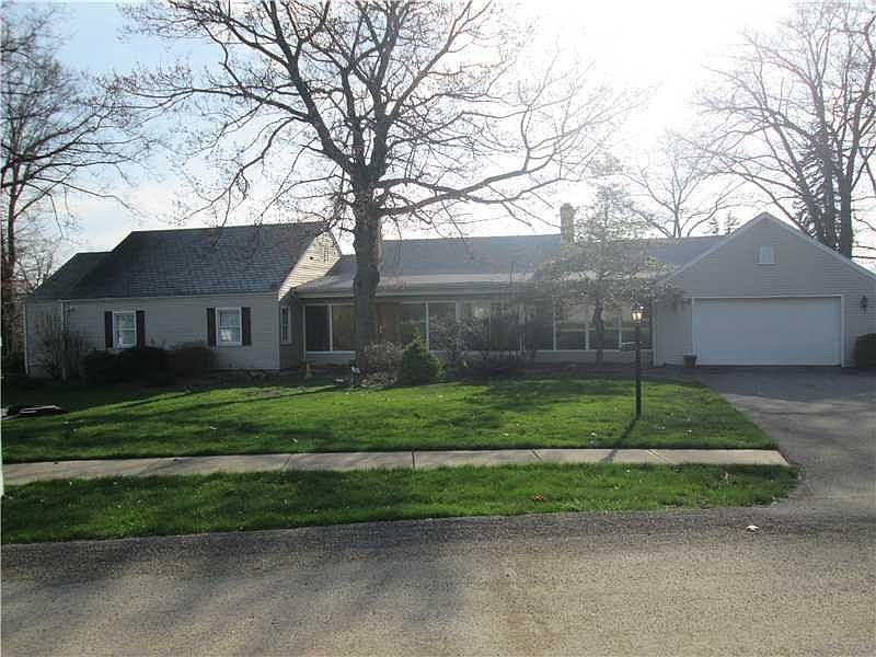 1st image of 215 Fox Hollow Dr