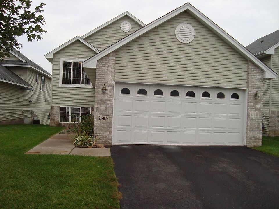 Detached Townhouse