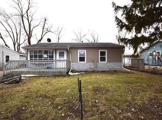 105 Cedar Cir, Streamwood, IL 60107