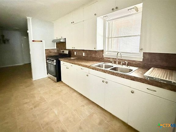 5th image of 46 Garcitas St