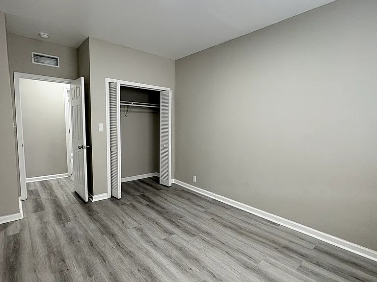 Meridian Living II — Photo 28