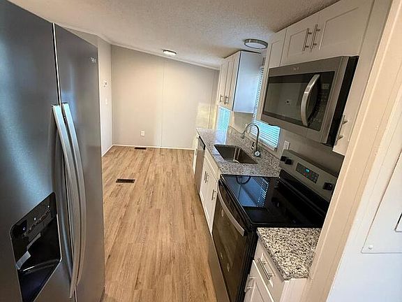 3rd image of 101 Cenco Dr