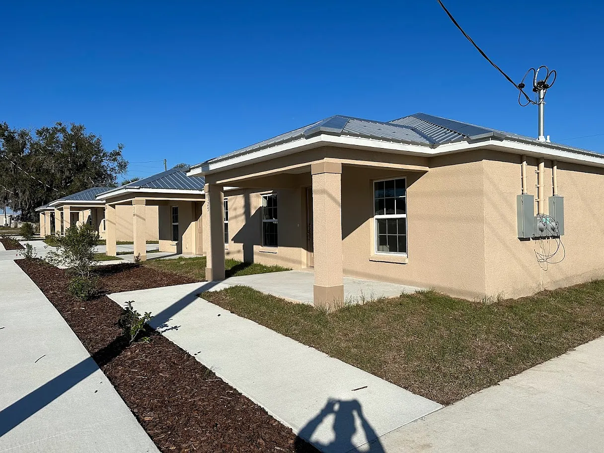 2 bed, 2.0 bath, 900 sqft, $1,550 — Photo 1