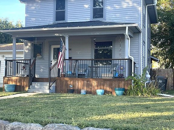 3rd image of 504 W Pleasant Dr