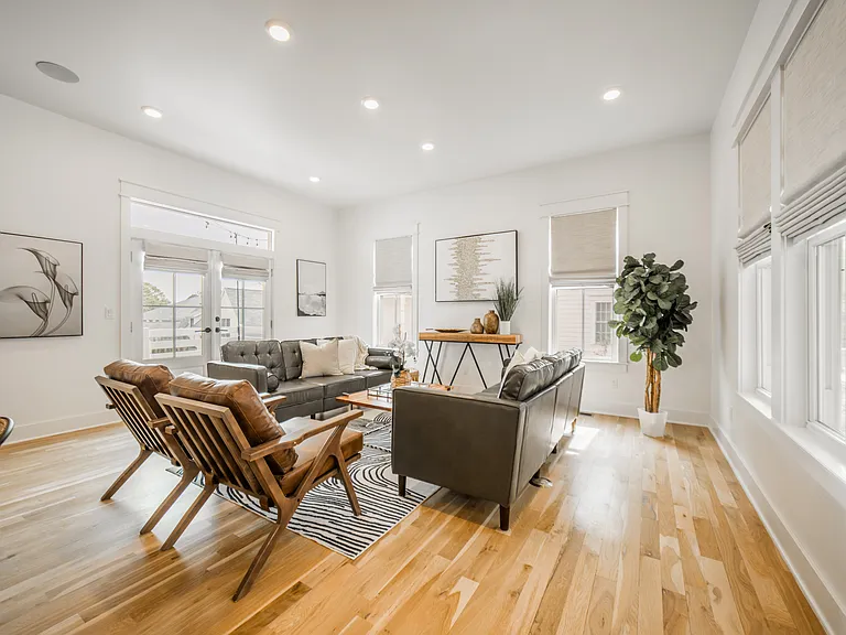 328 N Cross Ave — Photo 12
