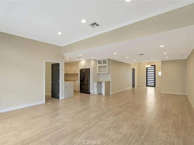17227 Keswick St — Photo 8