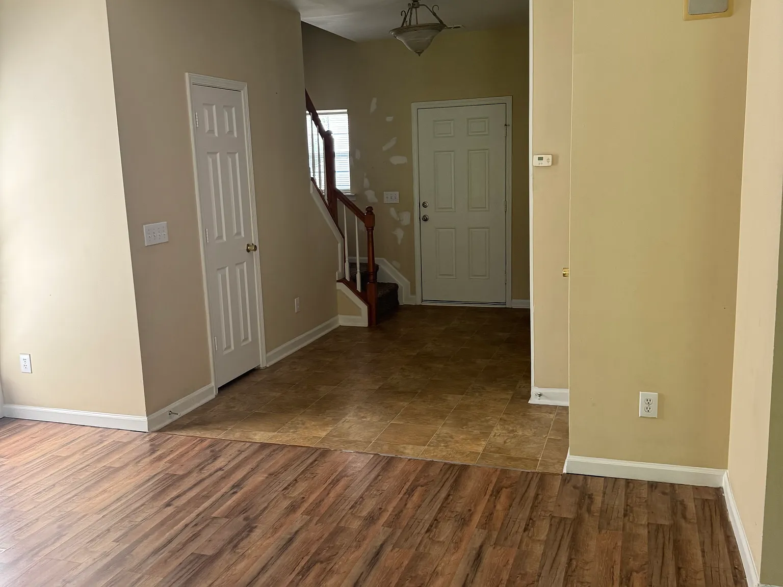 3 bed, 2.5 bath, 1960 sqft, $2,050 — Photo 3