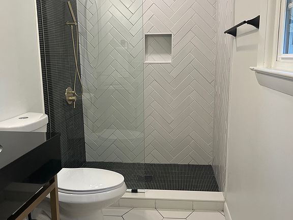 5th image of 4766 Farmal St