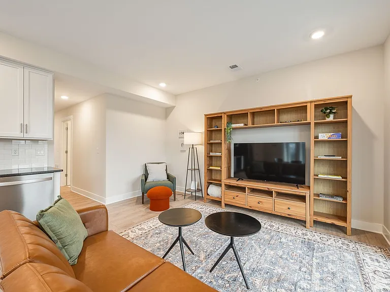 2552 Talbott Ave — Photo 7
