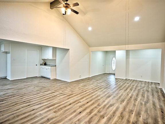 3rd image of 6601 Buckhorn Ct