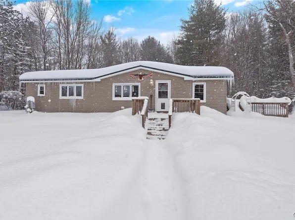 200 Sparhawk Rd, Parish, NY 13131