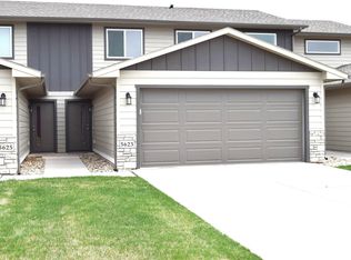 5623 E Brennan Dr, Sioux Falls, SD 57110