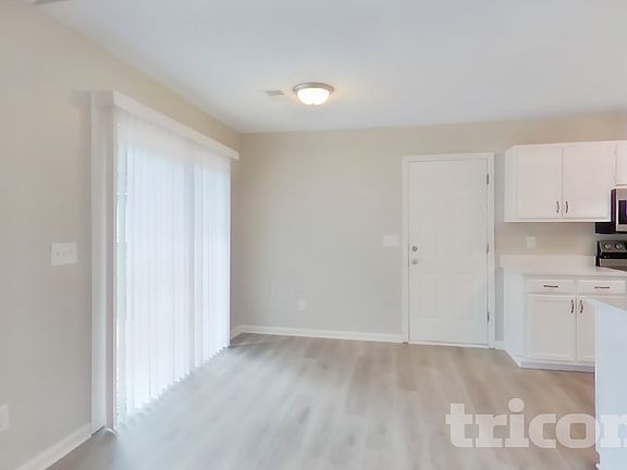 4th image of 127 Wenlock Cir