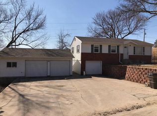 3401 Robert St, Bellevue, NE 68147