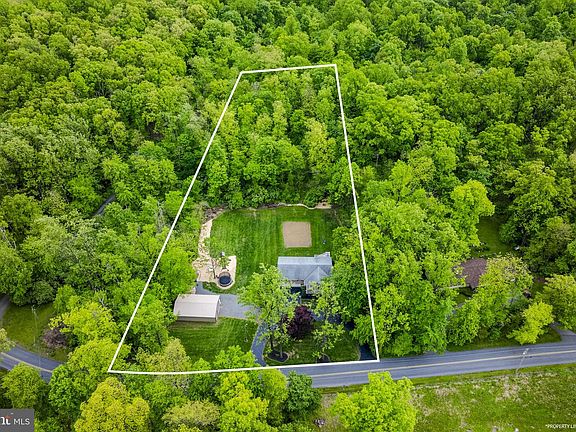 2nd image of 522 Yellow Hill Rd