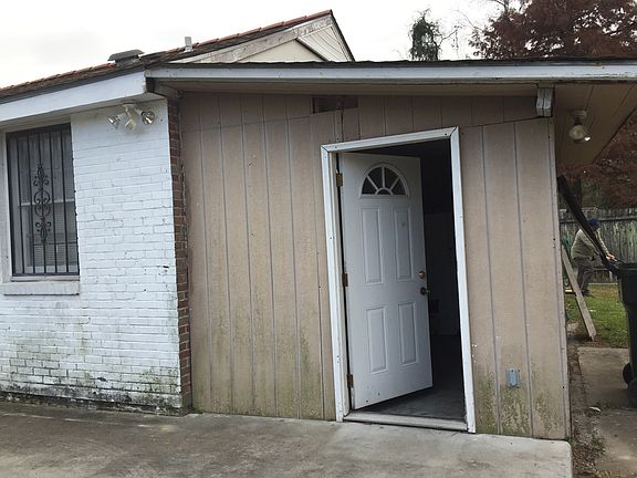3rd image of 1445 Shirley Dr