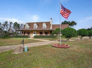 1400 Kingslake Dr, Cantonment, FL 32533