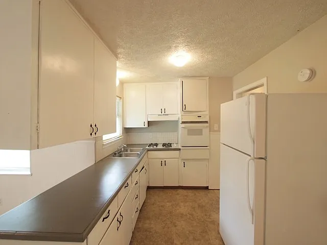 708 Jefferis Ave — Photo 6