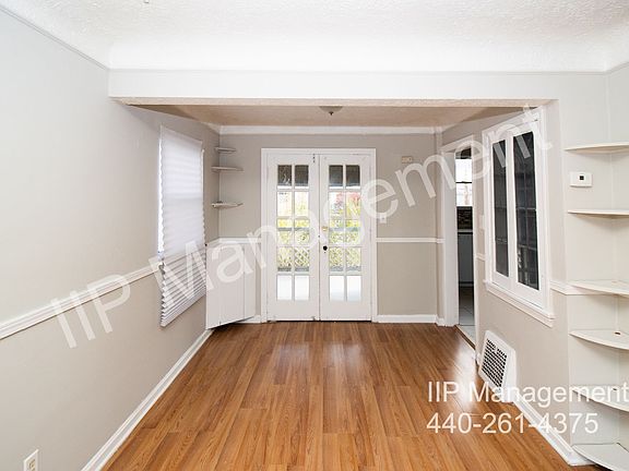 5th image of 367 E 211th St