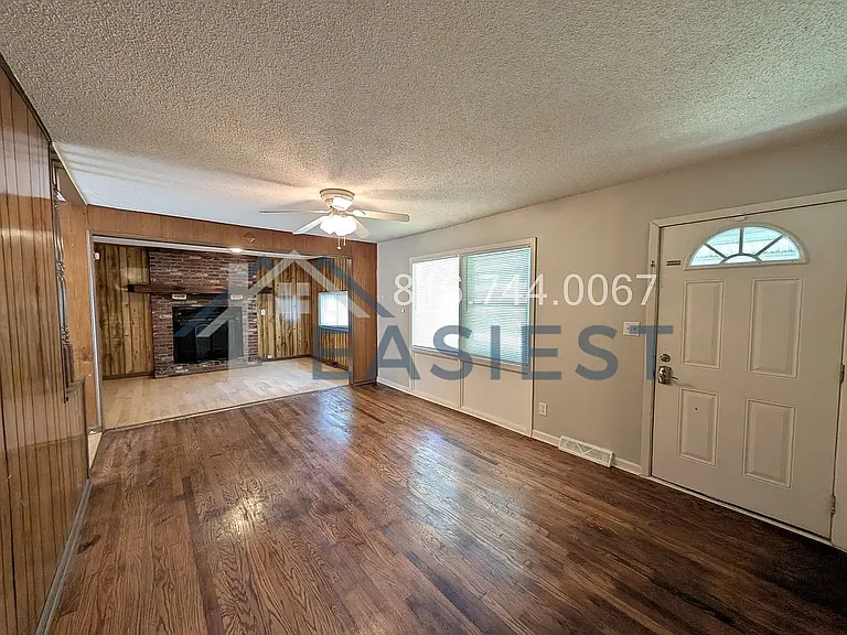 6315 E 149th St — Photo 3