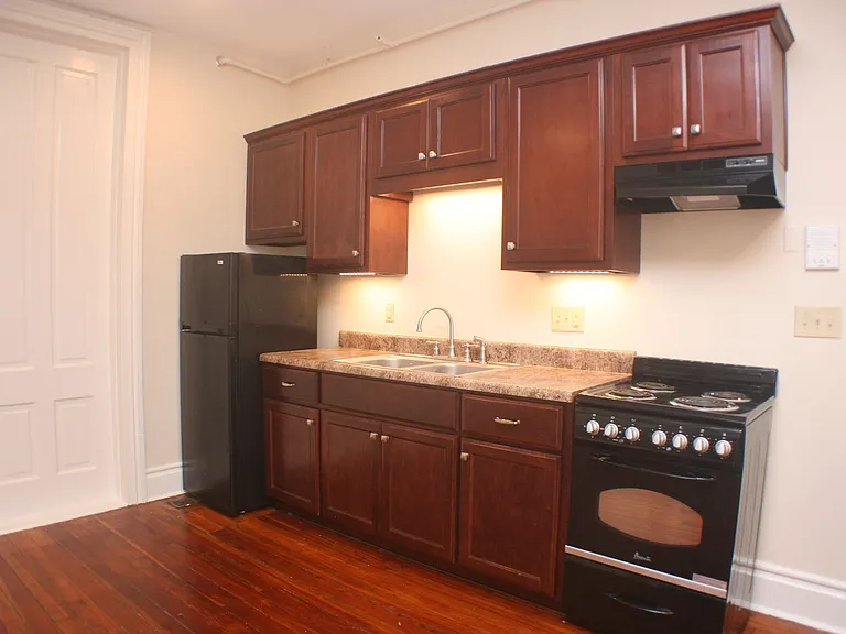 334 Greene St - Patrick-Pund House — Photo 9