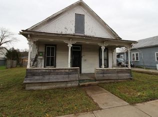 677 Court St, Elizabeth, WV 26143