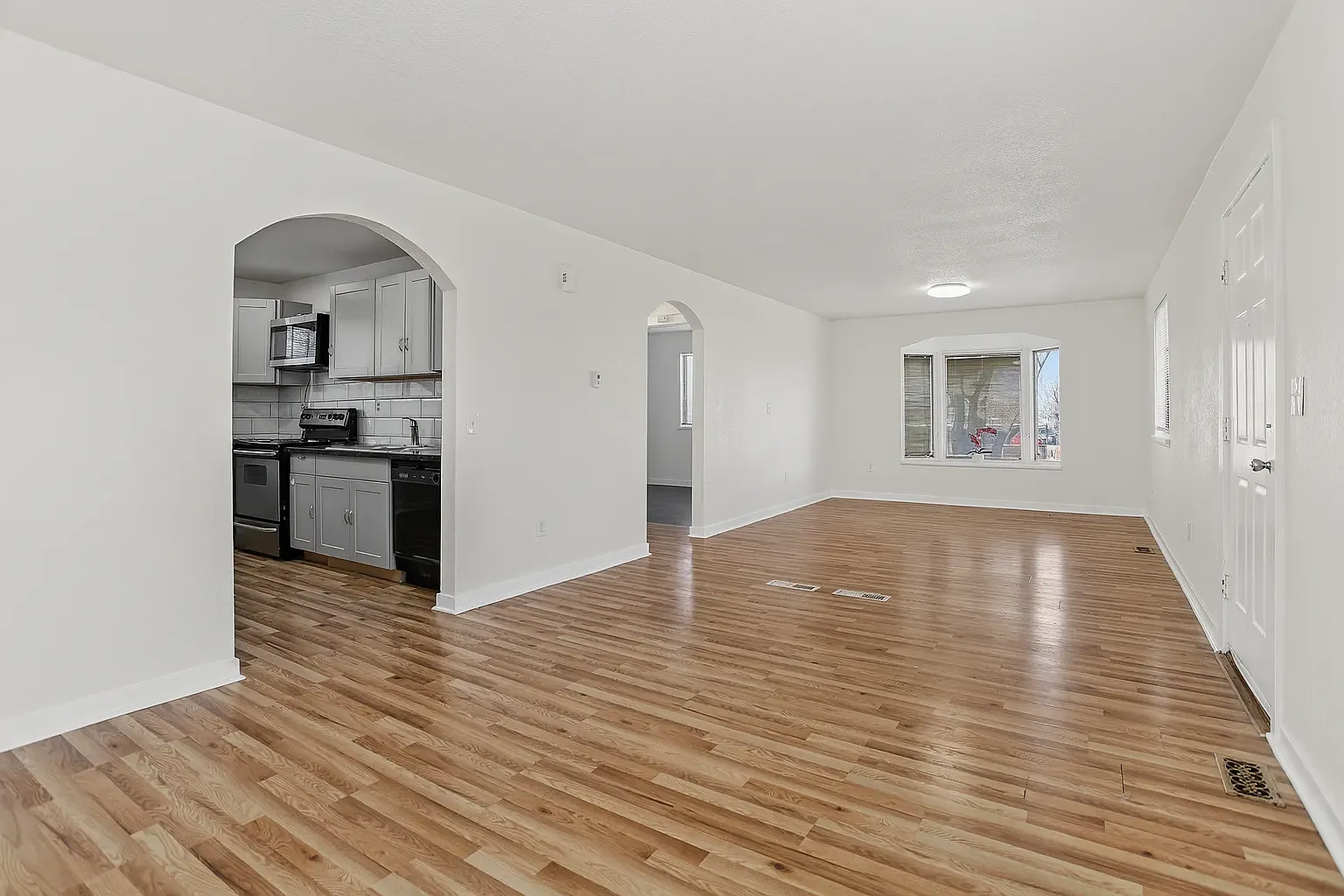 2 bed, 1500 sqft, $2,450 — Photo 3