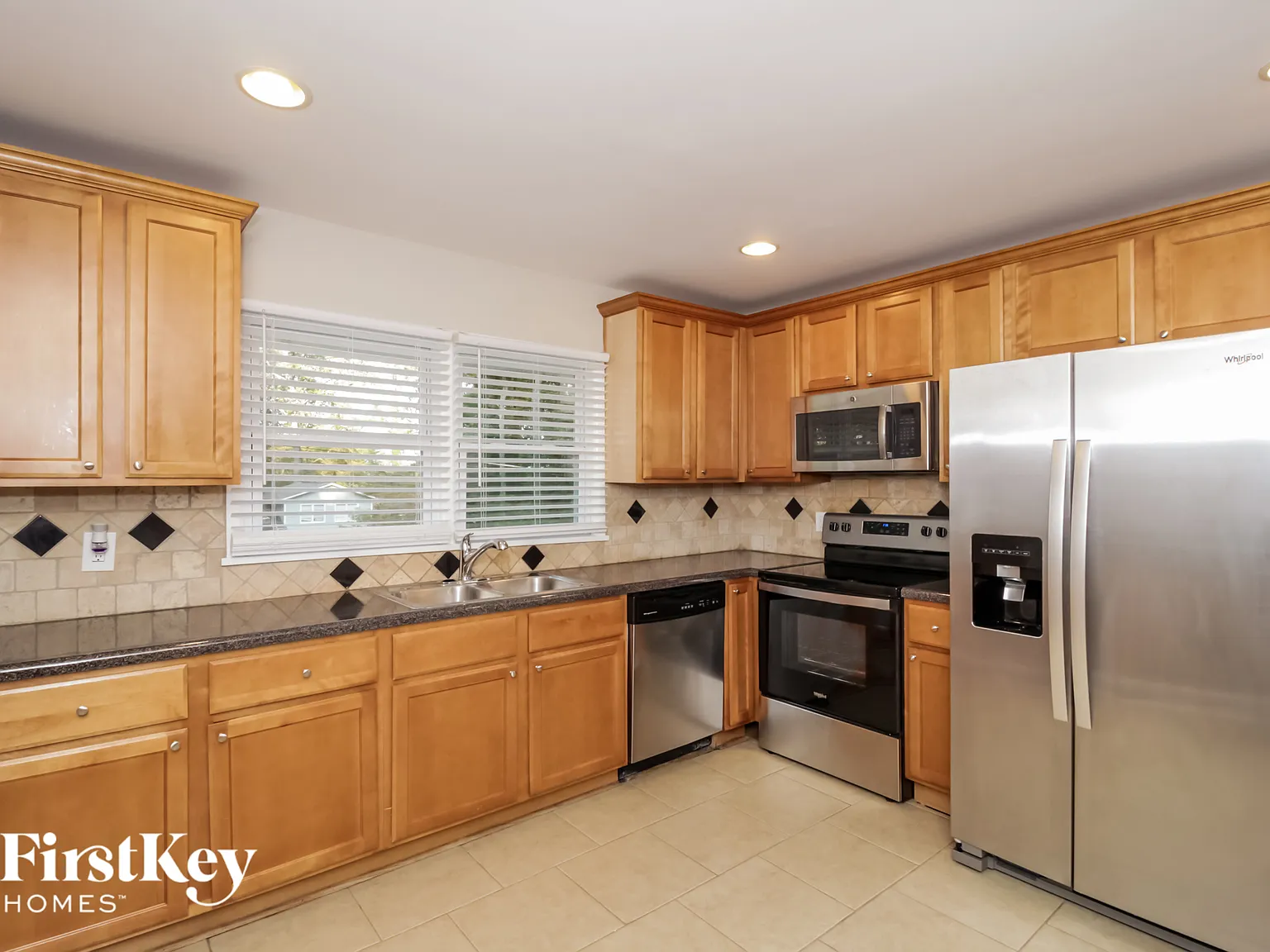 5 bed, 3.0 bath, 1628 sqft, $2,455 — Photo 4