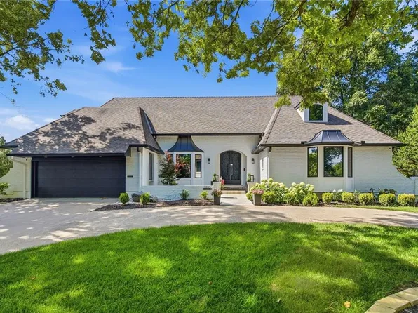 3205 W 83rd St, Leawood, KS 66206